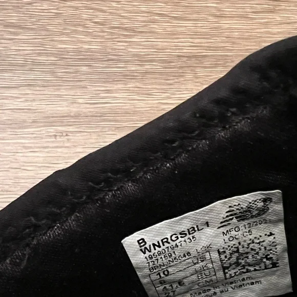 Nike Black court shoes, size 10 - Picture 5 of 6